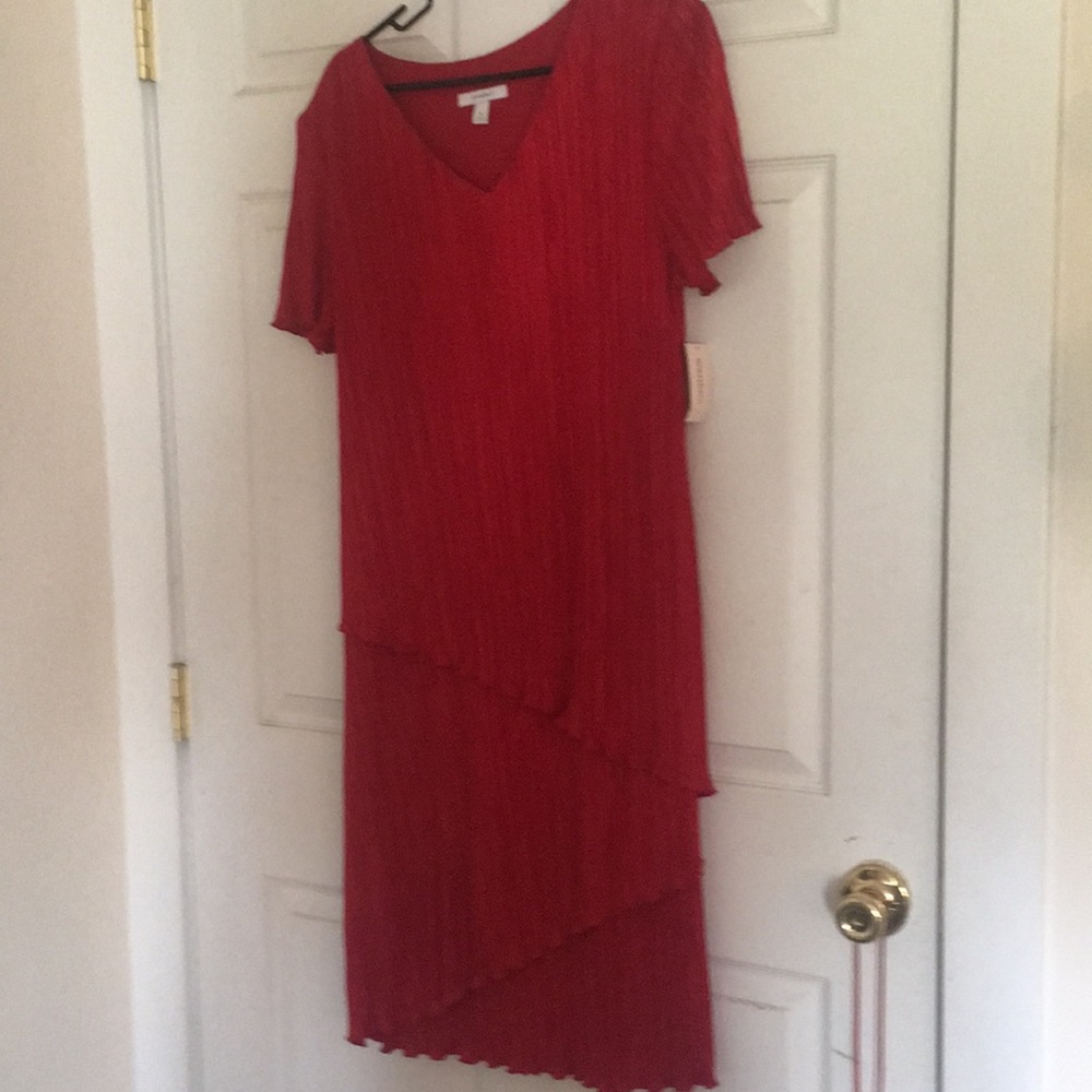Size 16 red dress  tags still on it